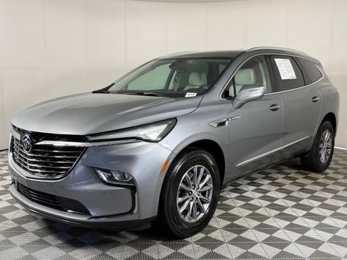 Used 2024 Buick Enclave Essence w/ Technology Package AWD/4WD image 2