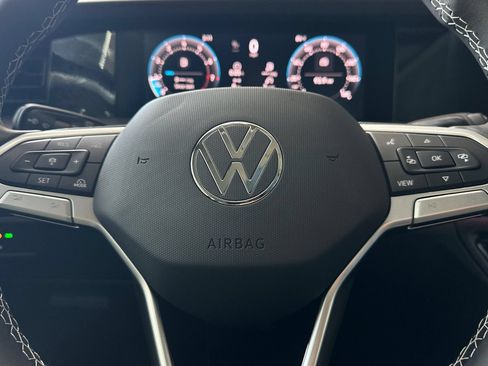 New 2026 Volkswagen Tiguan SE FWD image 21