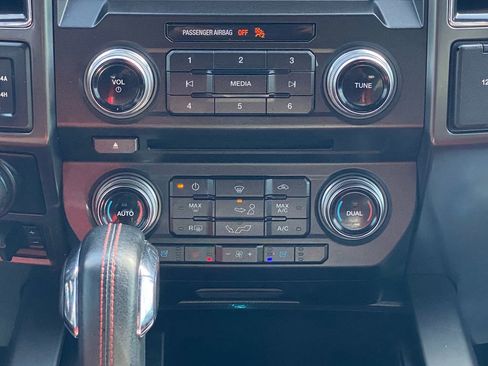 Used 2017 Ford F150 Lariat w/ Equipment Group 502A Luxury image 27