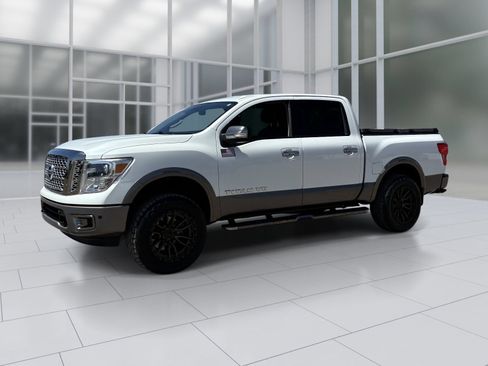 Used 2018 Nissan Titan Platinum Reserve w/ Platinum Utility Package AWD/4WD image 2