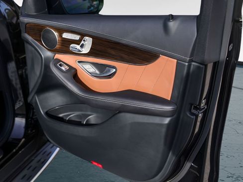 Used 2022 Mercedes-Benz GLC 43 AMG GLC 43 AMG image 32