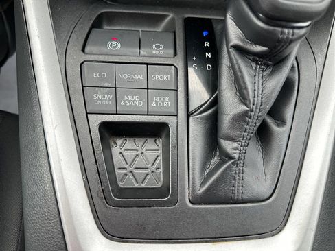 Used 2023 Toyota RAV4 XLE AWD/4WD image 25