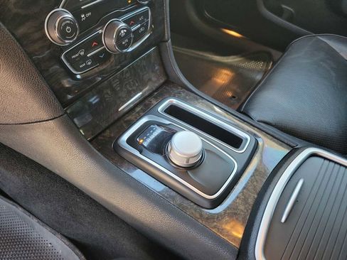 Used 2022 Chrysler 300 Touring L w/ Comfort Group image 12