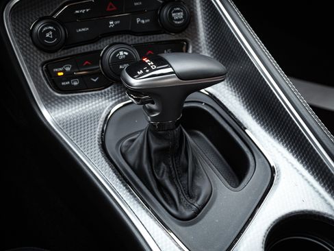 Used 2016 Dodge Challenger SRT Hellcat RWD image 28