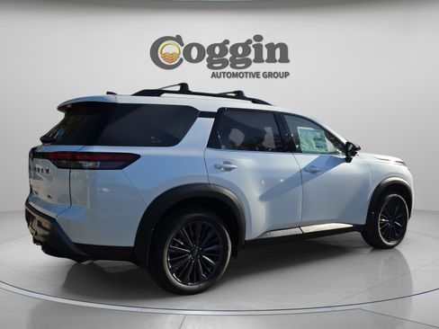 New 2026 Nissan Pathfinder SL image 6