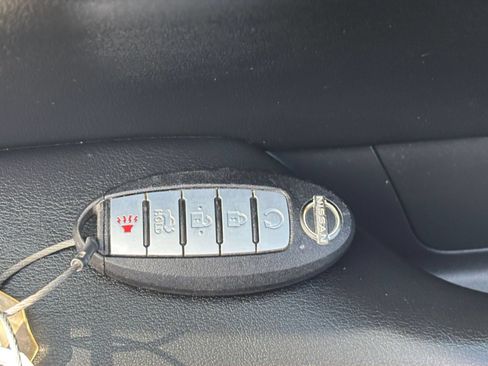 Used 2025 Nissan Altima 2.5 SV FWD image 21