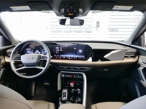 New 2025 Audi Q5 Premium image 18