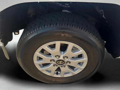 Certified 2025 Toyota Tacoma SR5 image 32