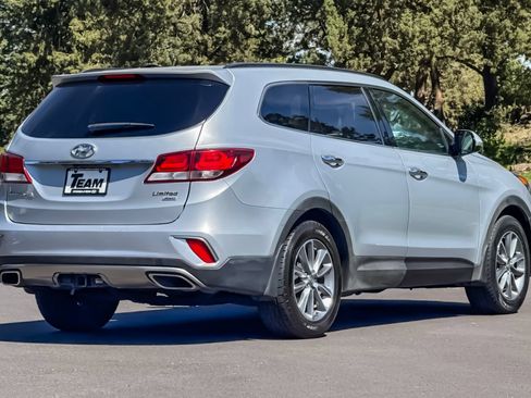 Used 2017 Hyundai Santa Fe Limited AWD/4WD image 4