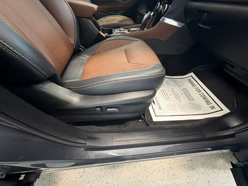 Used 2023 Subaru Forester Touring AWD/4WD image 16
