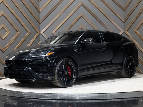 Used 2021 Lamborghini Urus AWD/4WD image 9