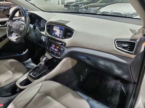 Used 2019 Hyundai Ioniq Limited FWD image 15