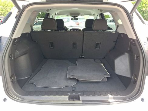 Used 2023 GMC Terrain SLE w/ Driver Convenience Package FWD image 30