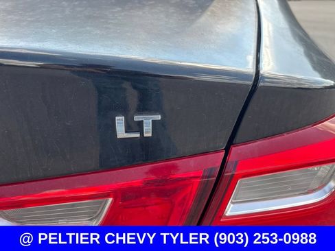 Used 2017 Chevrolet Malibu LT FWD image 9