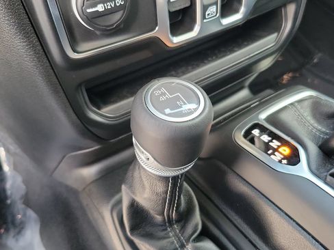 Used 2025 Jeep Gladiator Sport AWD/4WD image 29