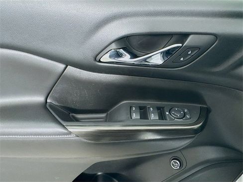 Used 2018 GMC Acadia SLT image 14