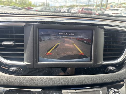 Used 2023 Chrysler Voyager LX image 27