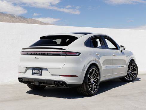 New 2025 Porsche Cayenne Turbo image 7
