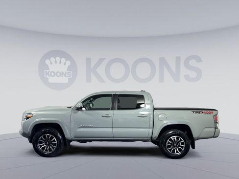Used 2022 Toyota Tacoma TRD Sport w/ Technology Package AWD/4WD image 7