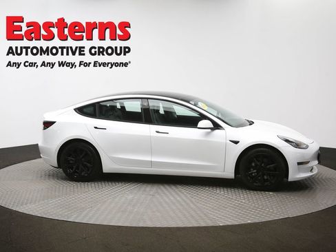 Used 2021 Tesla Model 3 Standard Range Plus image 45
