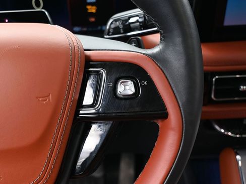 Used 2025 Lincoln Aviator Reserve w/ Jet Appearance Package image 31