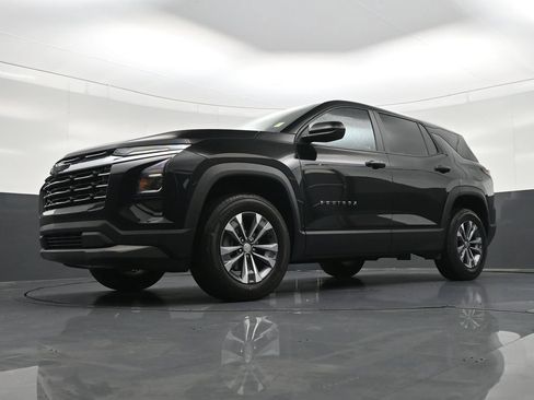 Used 2025 Chevrolet Equinox LT FWD image 25