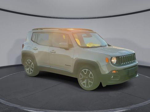 Used 2015 Jeep Renegade Latitude w/ Popular Equipment Group FWD image 2
