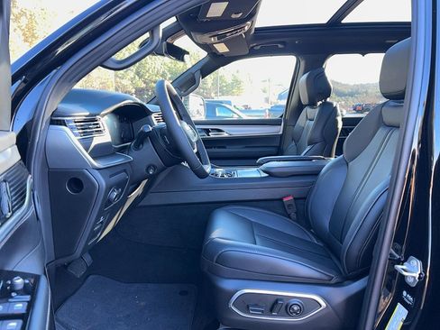 New 2026 Jeep Grand Wagoneer L Limited AWD/4WD image 11