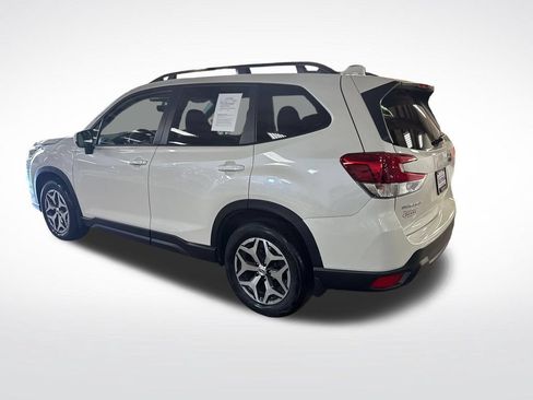 Certified 2023 Subaru Forester Premium AWD/4WD image 4