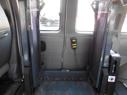 Used 2017 Chevrolet Express 2500 LT w/ LT Preferred Equipment Group RWD image 28