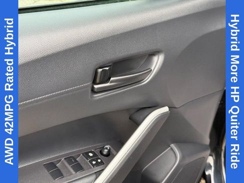 Used 2025 Toyota Corolla Cross AWD Hybrid image 18