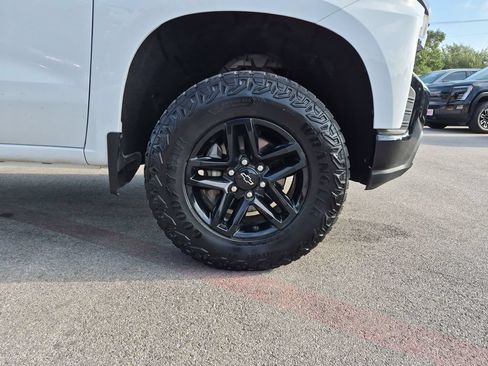 Used 2019 Chevrolet Silverado 1500 LT Trail Boss AWD/4WD image 16
