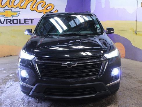 Used 2022 Chevrolet Traverse LT image 3