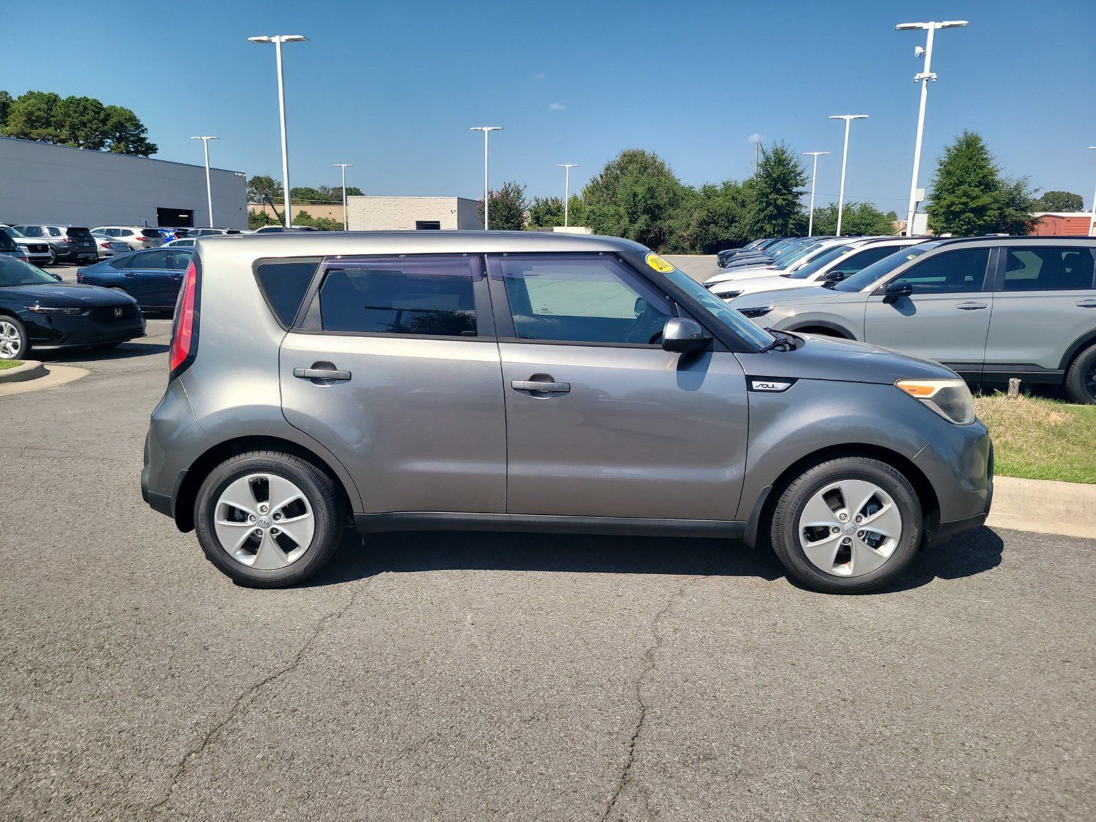 Used 2015 Kia Soul FWD image 2