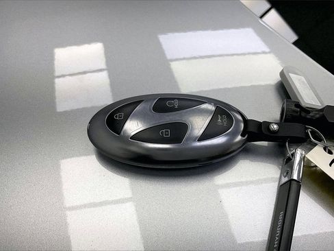 Certified 2026 Hyundai Tucson SE image 9