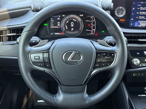 Used 2025 Lexus ES 300h w/ Premium Package FWD image 23