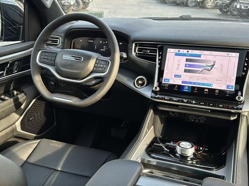 New 2026 Jeep Grand Wagoneer Limited AWD/4WD image 15