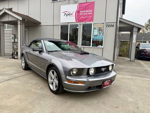 Used 2006 Ford Mustang GT Premium image 2