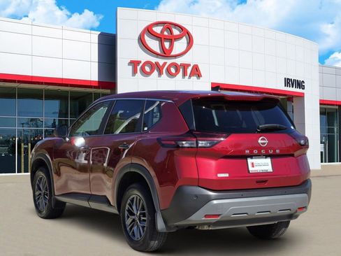 Used 2023 Nissan Rogue S FWD image 3
