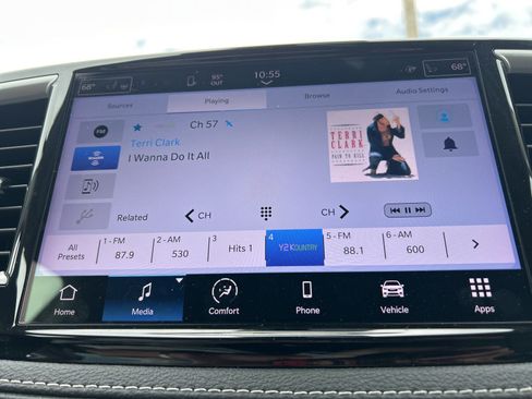 Certified 2023 Chrysler Pacifica Touring-L AWD/4WD image 29