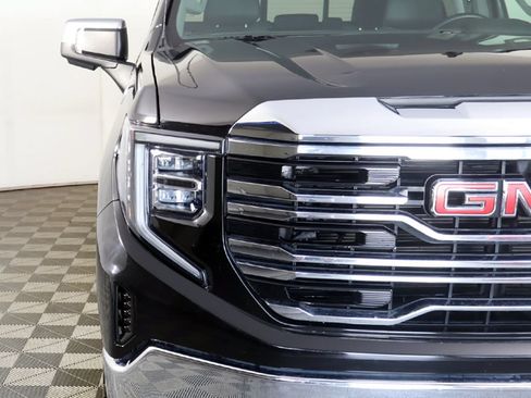Used 2023 GMC Sierra 1500 SLT w/ SLT Premium Package AWD/4WD image 16