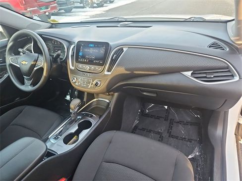 Used 2022 Chevrolet Malibu LT image 28