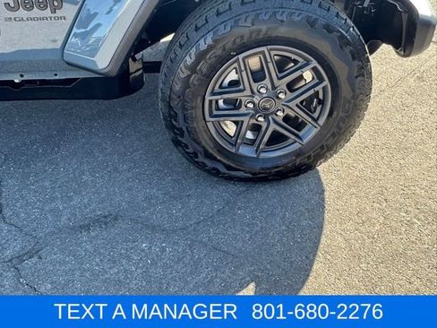 New 2026 Jeep Gladiator Sport AWD/4WD image 5