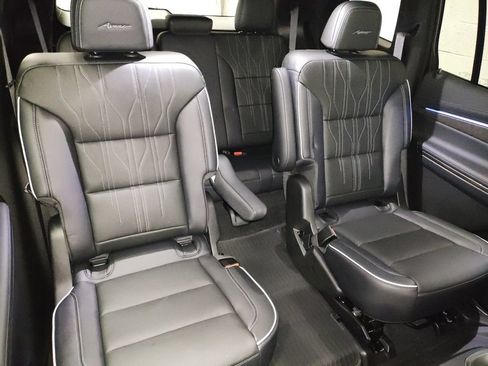 New 2026 Buick Enclave Avenir w/ Super Cruise Package AWD/4WD image 10