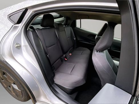 Used 2025 Toyota Prius LE FWD image 17