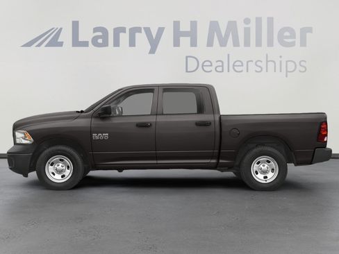 Used 2015 RAM 1500 Express RWD image 3