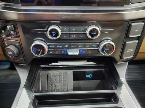 Used 2023 Ford F450 Lariat w/ Lariat Ultimate Package AWD/4WD image 19