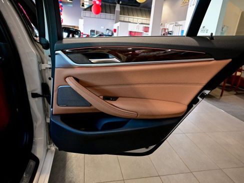 Used 2020 BMW 530i w/ Convenience Package image 24