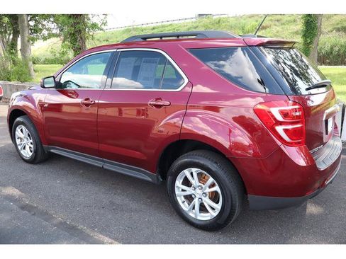 Used 2017 Chevrolet Equinox LT w/ Convenience Package AWD/4WD image 4