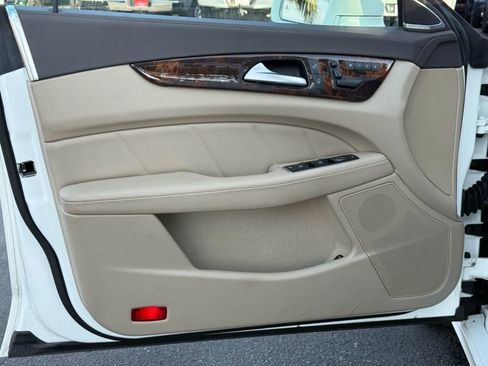 Used 2014 Mercedes-Benz CLS 550 4MATIC image 14